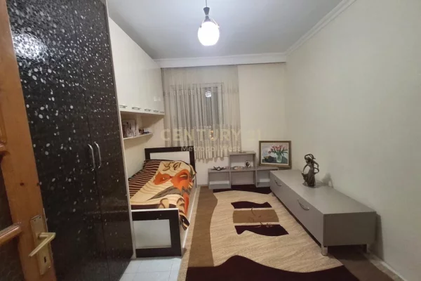 Appartamento in affitto a Tirana 2+1, Arredato