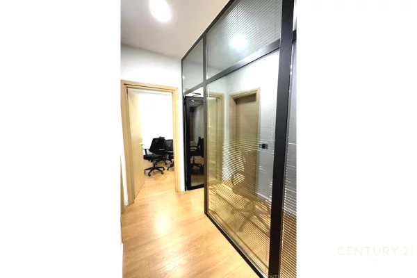 ZYRE ME QERA OPEN SPACE TE HILTON, PRANE DELIJORGJIT! 2,500 Euro /Muaj