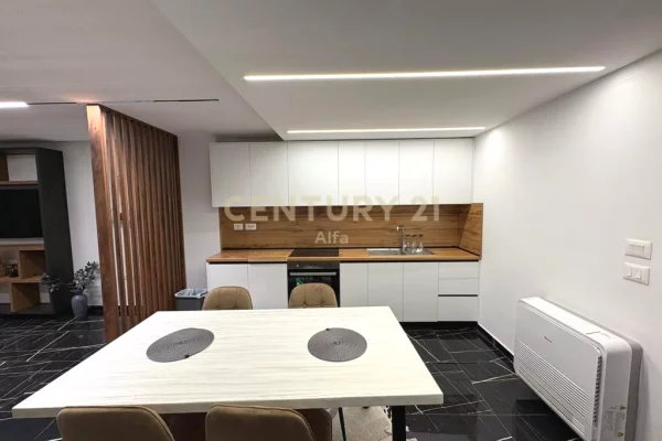 Appartamento in affitto a Tirana 2+1, Arredato