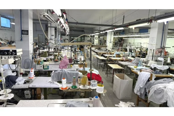 Ambiente Commerciale in Vendita 1+1 a Durazzo - 60,000 Euro