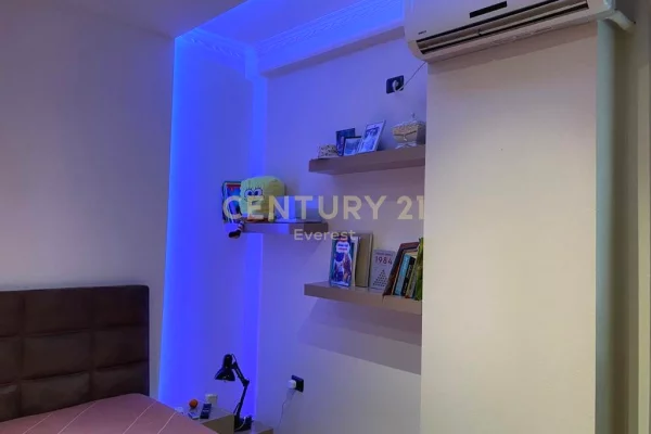 Appartamento in affitto a Tirana 2+1, Arredato