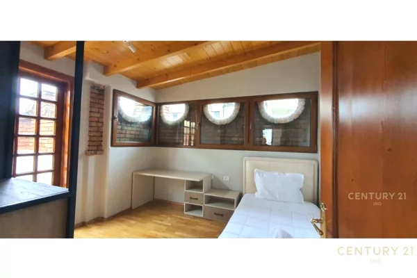 Appartamento in affitto a Tirana 3+1, Arredato