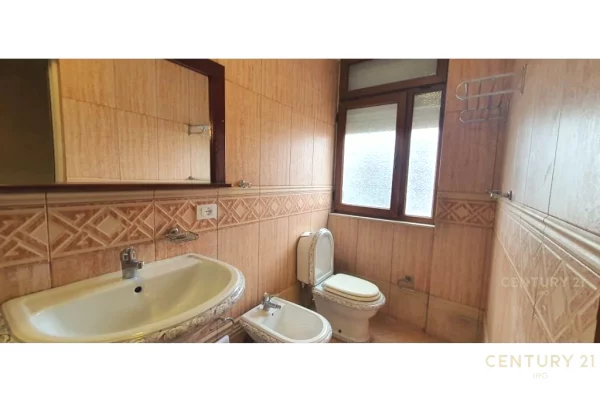 Appartamento in affitto a Tirana 3+1, Arredato