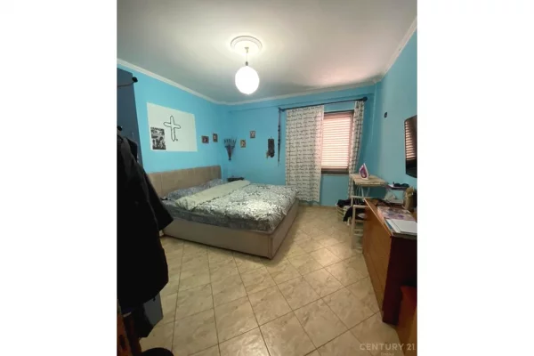 Shtepi ne shitje Apartament ne Tirane, 3+1, Mobilimi E mobiluar, Pagesa 250,000  Euro.