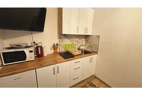 Shtepi ne shitje Apartament ne Durres, Garsoniere, Mobilimi E mobiluar, Pagesa 36,000  Euro.
