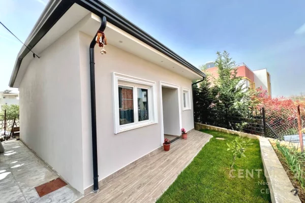 Shtepi me qera Shtepi Private ne Tirane, 2+1, Mobilimi E mobiluar, Pagesa 600  Euro.