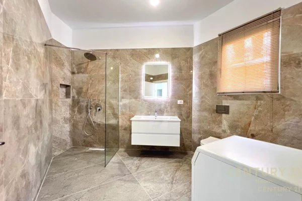 Shtepi ne shitje Apartament ne Tirane, 2+1, Mobilimi E mobiluar, Pagesa 153,000  Euro.