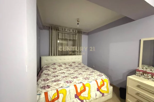 Shtepi ne shitje Apartament ne Tirane, 2+1, Mobilimi E mobiluar, Pagesa 153,000  Euro.