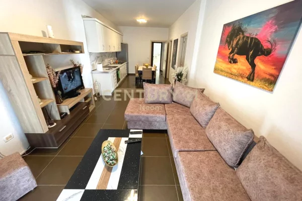 QIRA, APARTAMENT 2+1+2+POST PARKIMI, LIQENI I THATE !! 650 € /Muaj