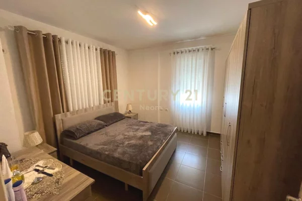 Shtepi me qera Apartament ne Tirane, 2+1, Mobilimi E mobiluar, Pagesa 650  Euro.