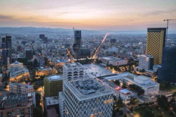 Ambient biznesi me qera 1+1 ne Tirane - 2,000 Euro