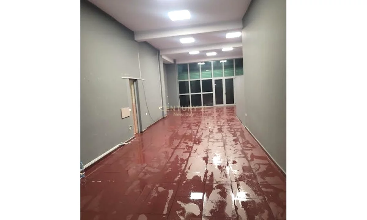 🏢✨ Shitet Ambient Biznesi – Astir, Buze Rruge | Mundesi Ideale Investimi 📍