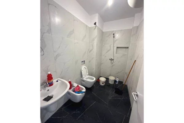 Shtepi me qera Apartament ne Tirane, 1+1, Mobilimi E mobiluar, Pagesa 600  Euro.