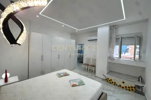 Shtepi me qera Apartament ne Tirane, 1+1, Mobilimi E mobiluar, Pagesa 900  Euro.