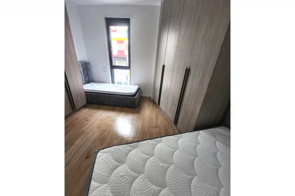 Shtepi me qera Apartament ne Tirane, 2+1, Mobilimi E mobiluar, Pagesa 950  Euro.