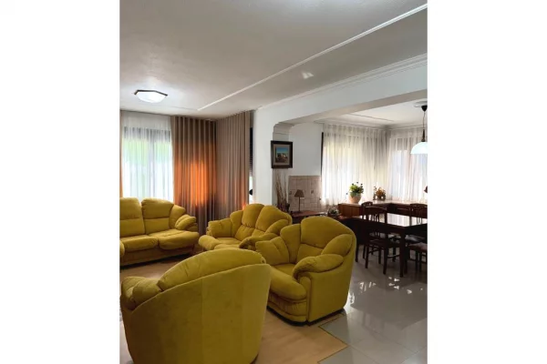 Shtepi me qera Apartament ne Tirane, 2+1, Mobilimi E mobiluar, Pagesa 1,200  Euro.