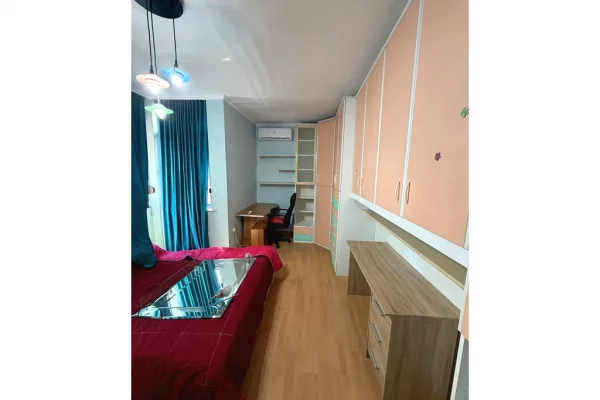 Shtepi me qera Apartament ne Tirane, 2+1, Mobilimi E mobiluar, Pagesa 1,200  Euro.