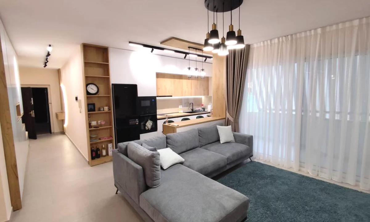 Shtepi me qera Apartament ne Tirane, 3+1, Mobilimi E mobiluar, Pagesa 750  Euro.