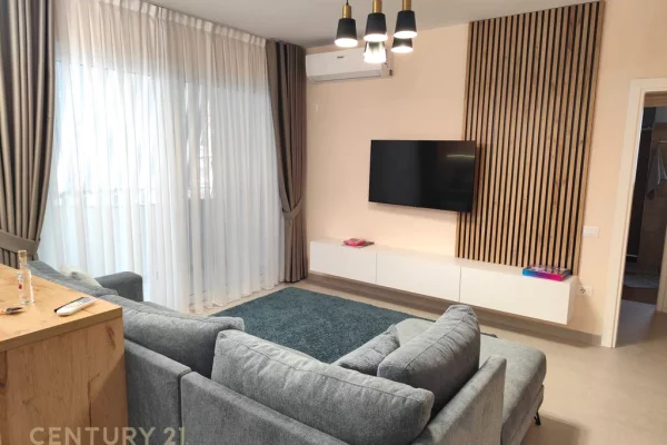 Shtepi me qera Apartament ne Tirane, 3+1, Mobilimi E mobiluar, Pagesa 750  Euro.