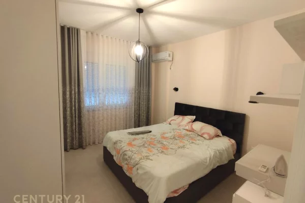 Shtepi me qera Apartament ne Tirane, 3+1, Mobilimi E mobiluar, Pagesa 750  Euro.