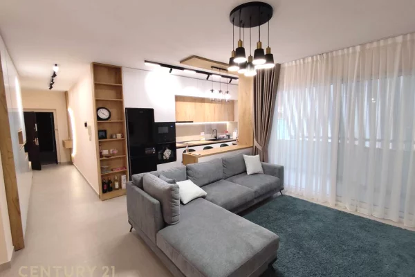 APARTAMENT 1+1 PER QIRA PRANE MYSLYM SHYRI! 750 € /Muaj