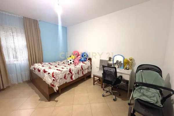 Shtepi ne shitje Apartament ne Tirane, 2+1, Mobilimi E mobiluar, Pagesa 113,000  Euro.