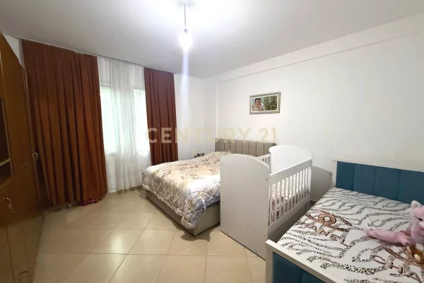Shtepi ne shitje Apartament ne Tirane, 2+1, Mobilimi E mobiluar, Pagesa 113,000  Euro.