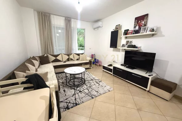 Shtepi ne shitje Apartament ne Tirane, 2+1, Mobilimi E mobiluar, Pagesa 113,000  Euro.