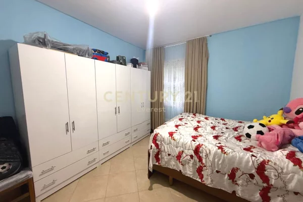 Shtepi ne shitje Apartament ne Tirane, 2+1, Mobilimi E mobiluar, Pagesa 113,000  Euro.