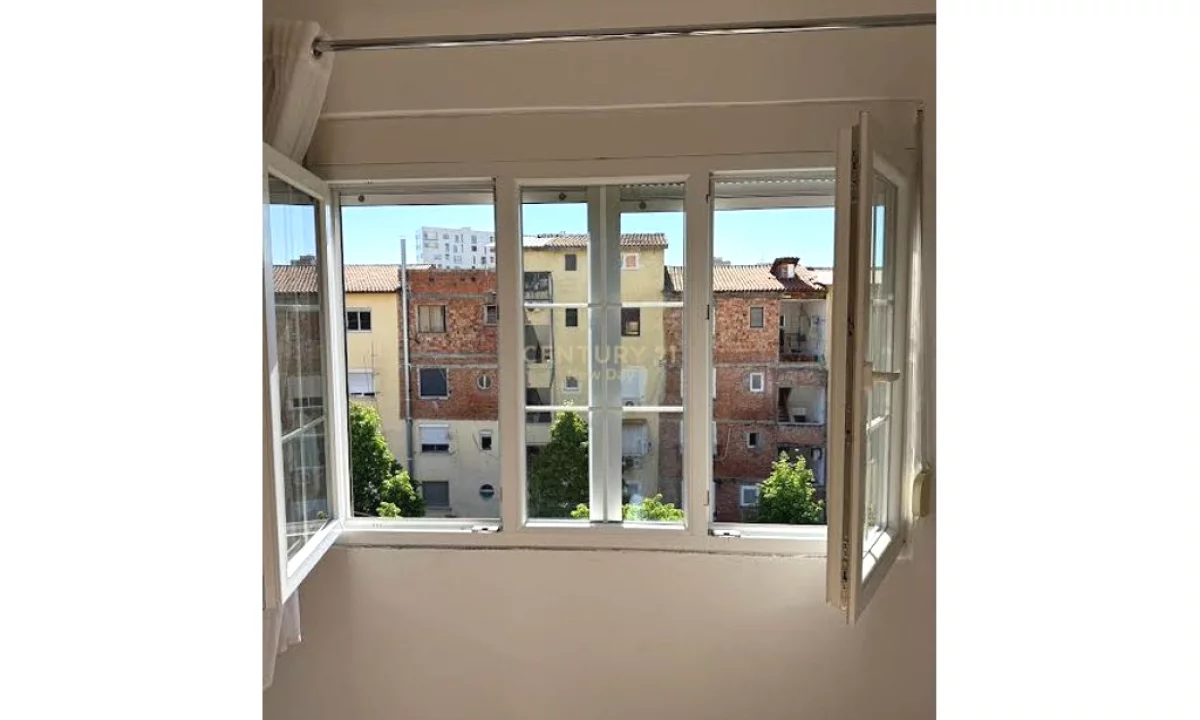 Shtepi ne shitje Apartament ne Tirane, 1+1, Mobilimi E mobiluar, Pagesa 160,000  Euro.