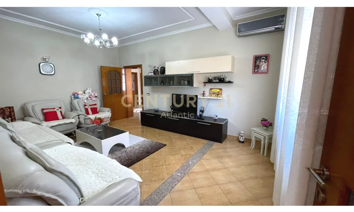 Shtepi ne shitje Shtepi Private ne Durres, 4+1, Mobilimi E mobiluar, Pagesa 295,000  Euro.