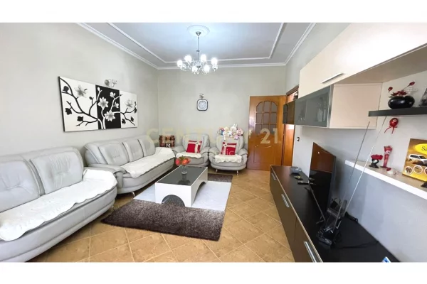 Shtepi ne shitje Shtepi Private ne Durres, 4+1, Mobilimi E mobiluar, Pagesa 295,000  Euro.