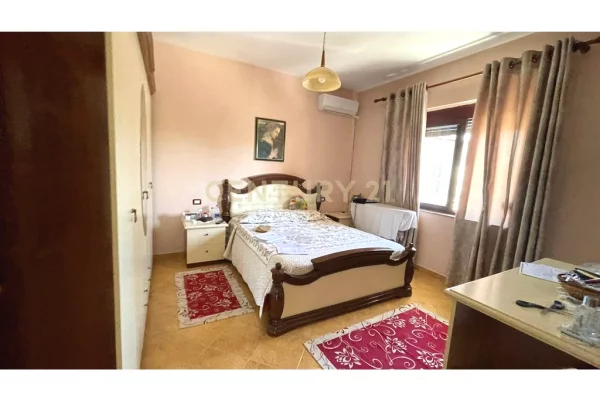 Shtepi ne shitje Shtepi Private ne Durres, 4+1, Mobilimi E mobiluar, Pagesa 295,000  Euro.