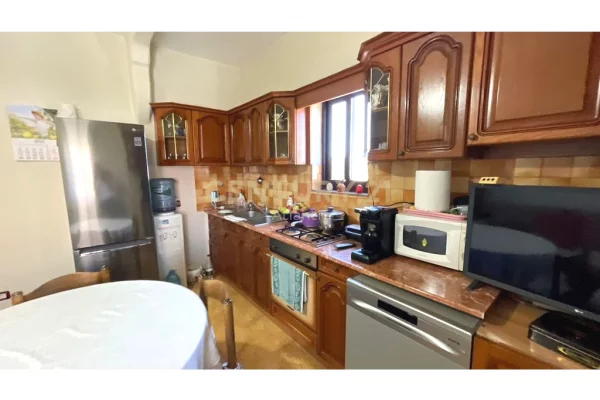 Shtepi ne shitje Shtepi Private ne Durres, 4+1, Mobilimi E mobiluar, Pagesa 295,000  Euro.
