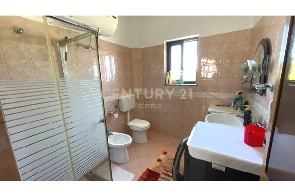 Shtepi ne shitje Shtepi Private ne Durres, 4+1, Mobilimi E mobiluar, Pagesa 295,000  Euro.