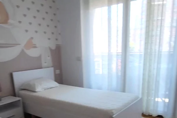 Shtepi me qera Apartament ne Tirane, 2+1, Mobilimi E mobiluar, Pagesa 1,500  Euro.