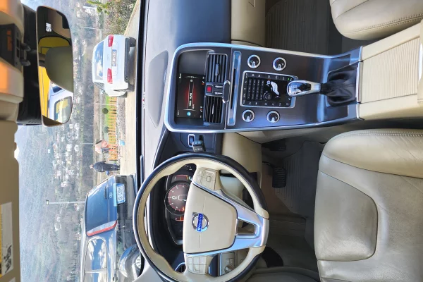 Auto in Vendita a Tirana, Volvo, 2015 Benzine,Kambio Automatik Pagamento 11,000  Euro.