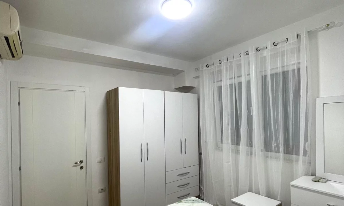Shtepi me qera Apartament ne Tirane, 1+1, Mobilimi E mobiluar, Pagesa 500  Euro.