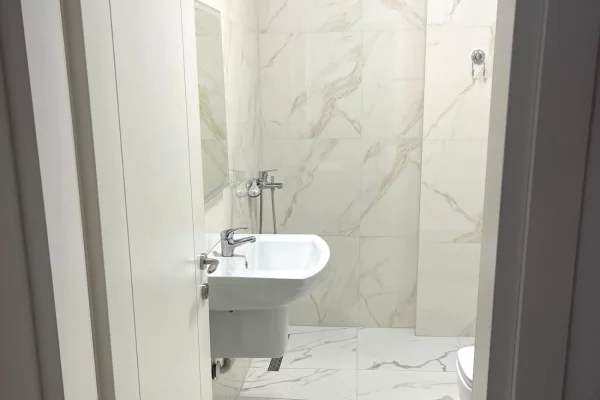 Shtepi me qera Apartament ne Tirane, 1+1, Mobilimi E mobiluar, Pagesa 500  Euro.