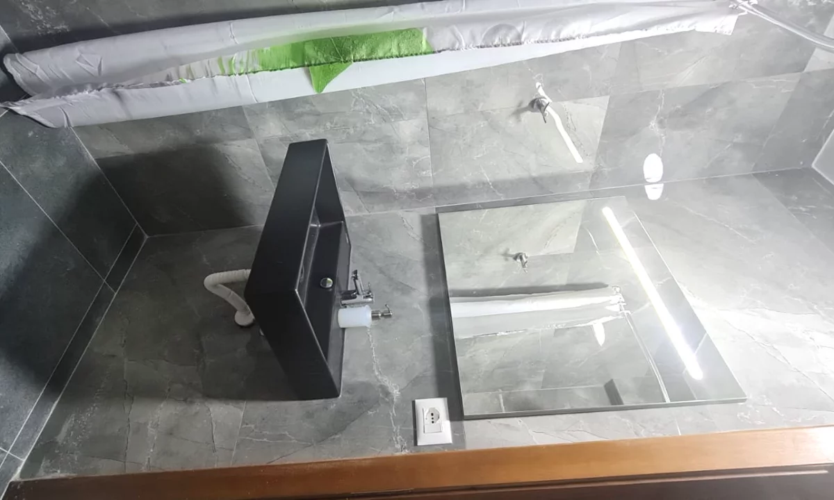 Shtepi me qera Apartament ne Tirane, 3+1, Mobilimi E mobiluar, Pagesa 50,000  Leke.