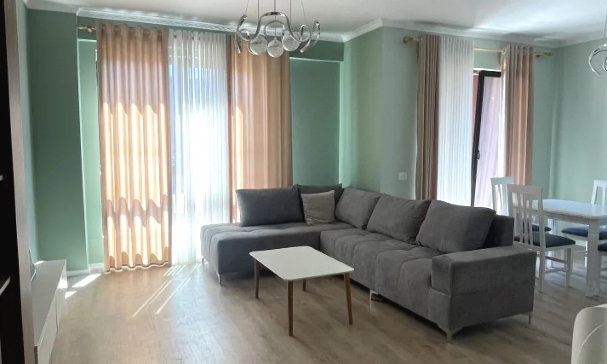 Shtepi me qera Apartament ne Tirane, 2+1, Mobilimi E mobiluar, Pagesa 1,150  Euro.