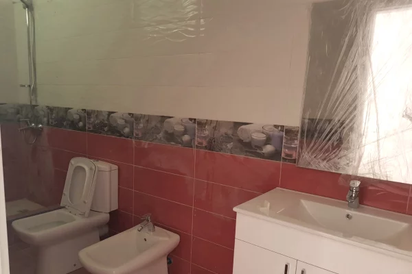 Appartamento in vendita a Tirana 3+1, SemiArredato