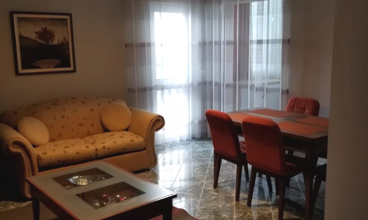 Shtepi me qera Apartament ne Tirane, 2+1, Mobilimi E mobiluar, Pagesa 60,000  Leke.