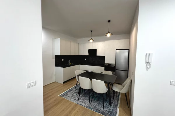 Shtepi me qera Apartament ne Tirane, 2+1, Mobilimi E mobiluar, Pagesa 750  Euro.