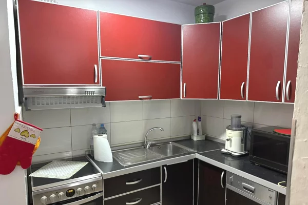 Shtepi me qera Apartament ne Tirane, 2+1, Mobilimi E mobiluar, Pagesa 50,000  Leke.