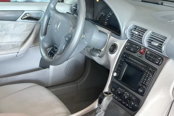 Auto in Vendita a Tirana, Mercedes-Benz, 2003 gasoline-gas,Kambio Automatik Pagamento 3,200  Euro.