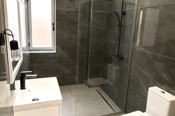 Shtepi ne shitje Apartament ne Berat, 1+1, Mobilimi Bosh, pa mobiluar, Pagesa 50,000  Euro.