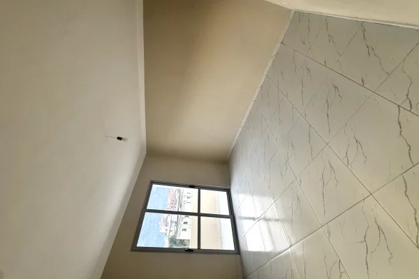 Shtepi ne shitje Apartament ne Berat, 1+1, Mobilimi Bosh, pa mobiluar, Pagesa 50,000  Euro.