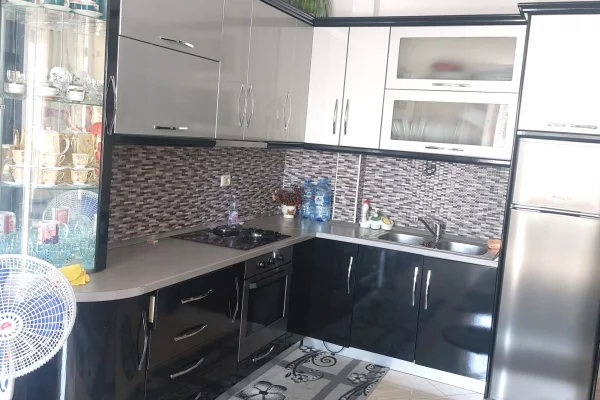 Shtepi ne shitje Apartament ne Pogradec, 1+1, Mobilimi E mobiluar, Pagesa 90,000  Euro.