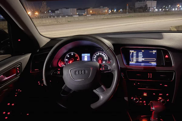 Auto in Vendita a Durazzo, Audi, 2014 Diesel,Kambio Automatik Pagamento 10,400  Euro.